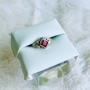 Beautiful Garnet Ring Size 5 In 925 Sterling Silver.
